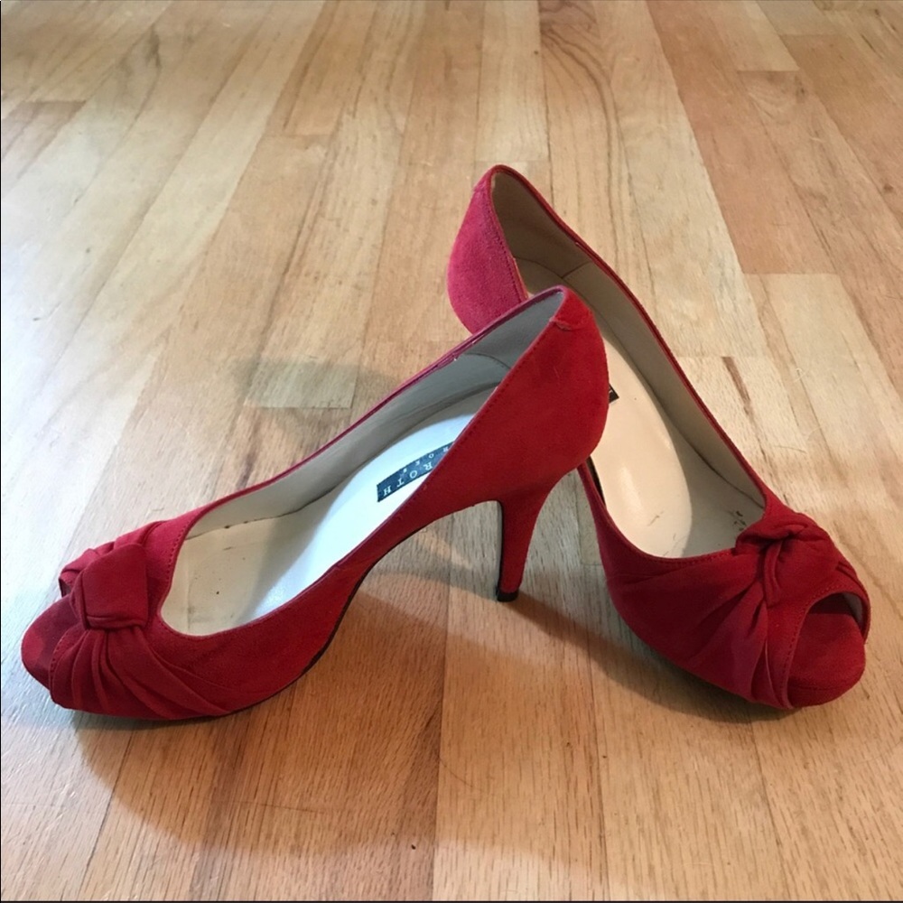 Ann Roth Red Suede pumps with bow detail